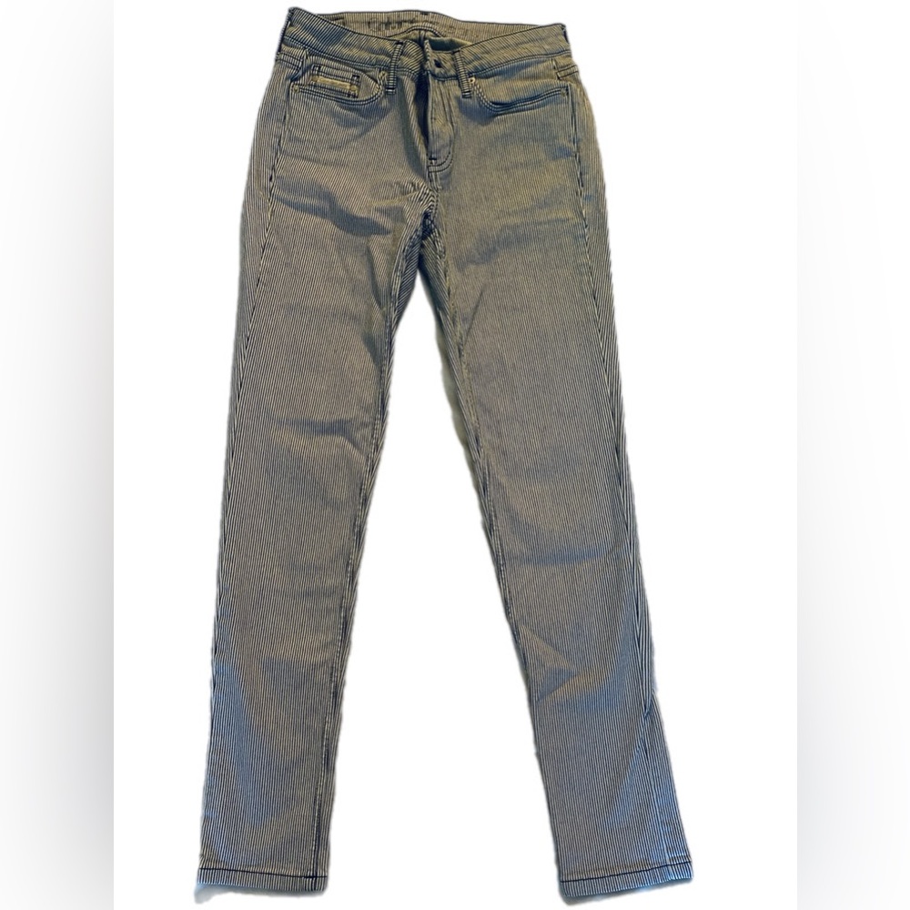These Calvin Klein Women's Striped Jeans in size 4